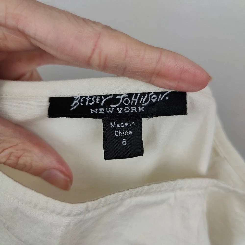 Vintage‎ Y2K Betsey Johnson Embroidered Skirt Womens 6 White Cotton Milkmaid 90s